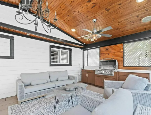 New Listing - Sea Glass Inn - a St Pete Gem hotel detail image 4