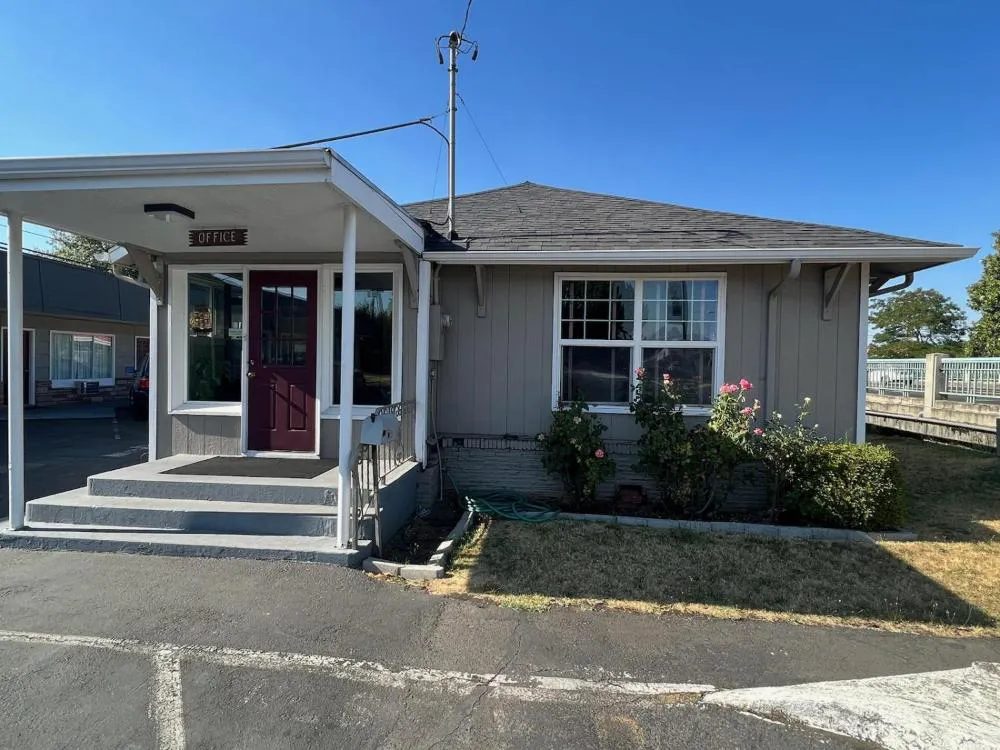 Regency Inn hotel hero