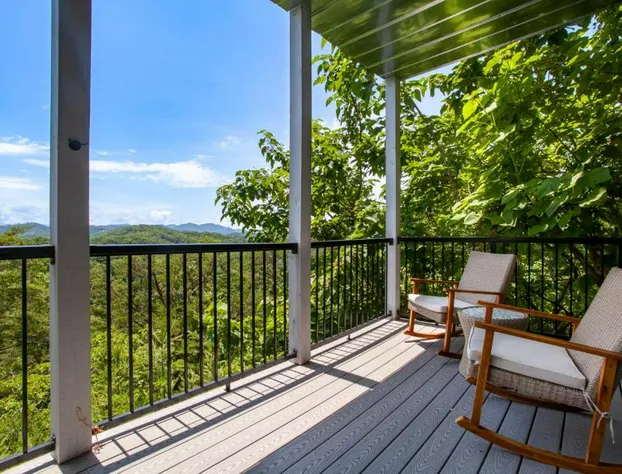 Falcons Lodge - Mtn View Hot Tub and Pool Table hotel detail image 1