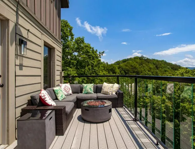 Falcons Lodge - Mtn View Hot Tub and Pool Table hotel detail image 3