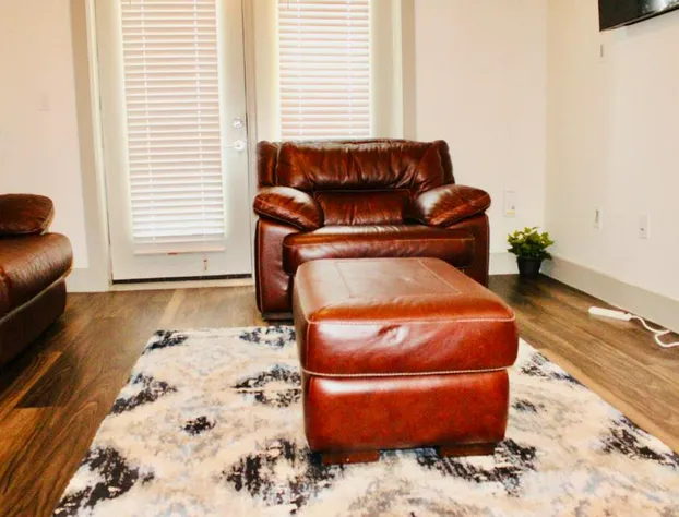 Balcony View Resort Pool Park Freel Gym Netflix hotel detail image 2