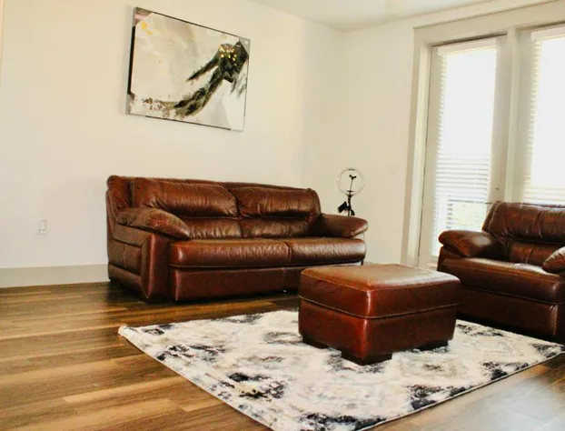 Balcony View Resort Pool Park Freel Gym Netflix hotel detail image 1