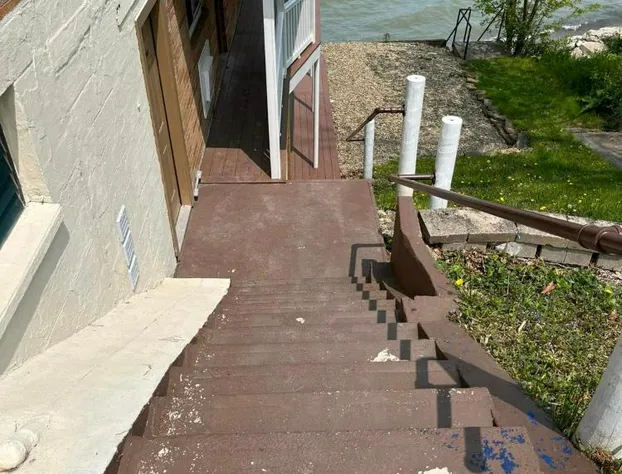 Pete's Lakefront Motel hotel detail image 3