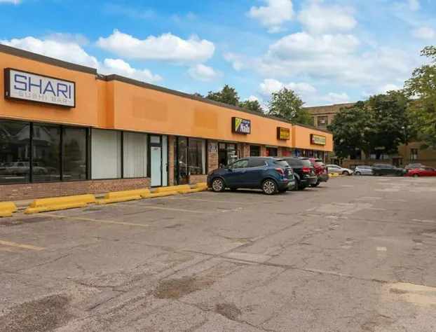 Quiet Spacious 2BR Apt walk to Train near Shops - Wolcott 3 hotel detail image 3