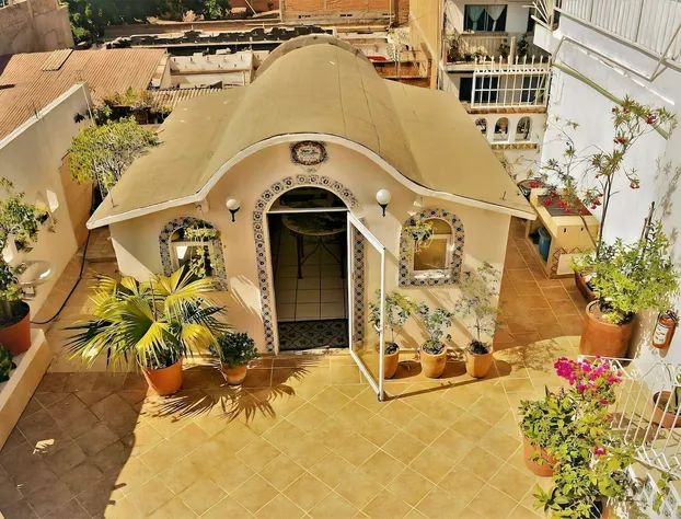 Alexandross Hostel b&b hotel detail image 1