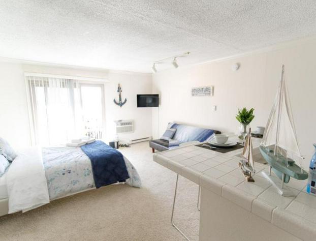 Resort Style Living in Marina Del Rey & Venice Studio hotel detail image 2
