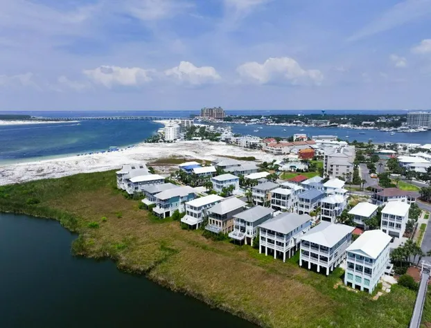 Living The Dream At Destin Pointe Resort hotel detail image 1