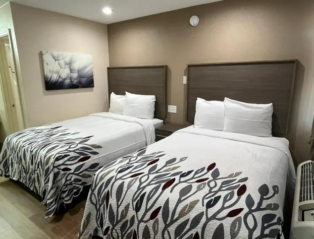 Red Roof Inn Haltom City hotel detail image 2