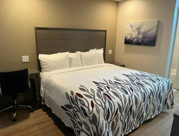 Red Roof Inn Haltom City hotel detail image 4