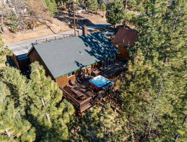 TREE TOP LODGE - Close to Lake and Slopes hotel detail image 3