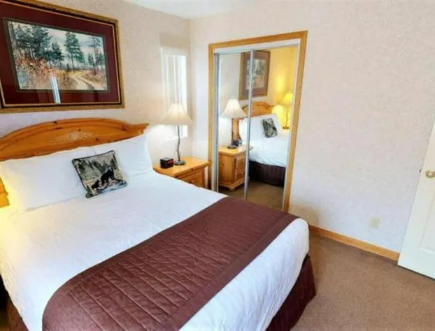 Lake View Mtn Resort · Heated Pool · Oktoberfest! hotel detail image 1