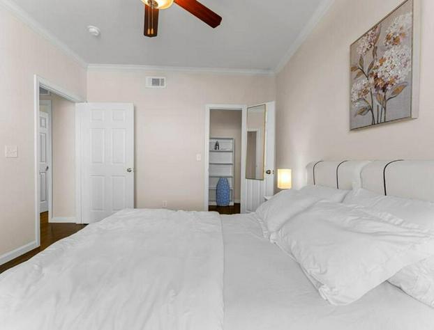 Modern Style Cozy APT W/ Fast Wi-Fi Near Down Town McKinney hotel detail image 3