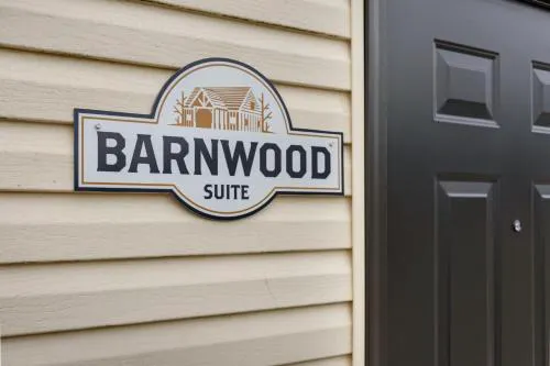 Barnwood Suite - Main Street Lodge in Berlin hotel detail image 1