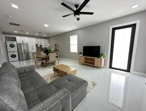 Discover Your Paradise Retreat in Naples hotel detail image 1