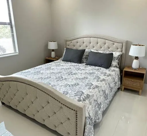 Discover Your Paradise Retreat in Naples hotel detail image 2