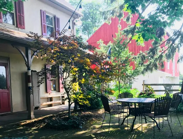 Galvanized America Inn & Art Gallery hotel detail image 2