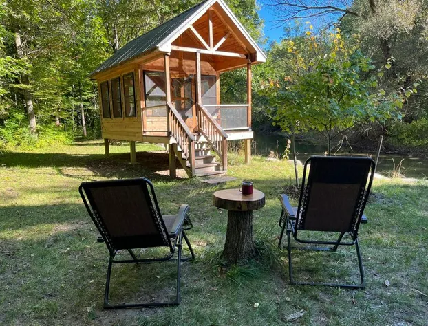 Acorn Lodge Private Riverfront & Trails hotel detail image 1