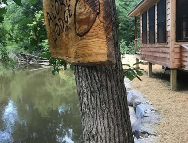 Acorn Lodge Private Riverfront & Trails hotel detail image 2