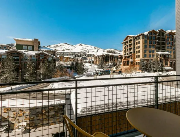 Yotelpad by All Seasons Resort Lodging hotel detail image 1