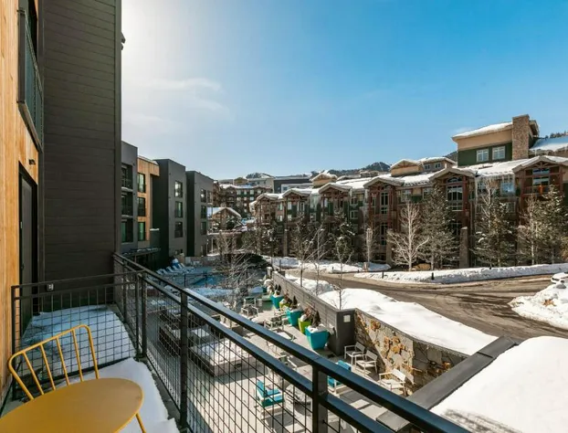 Yotelpad by All Seasons Resort Lodging hotel detail image 2