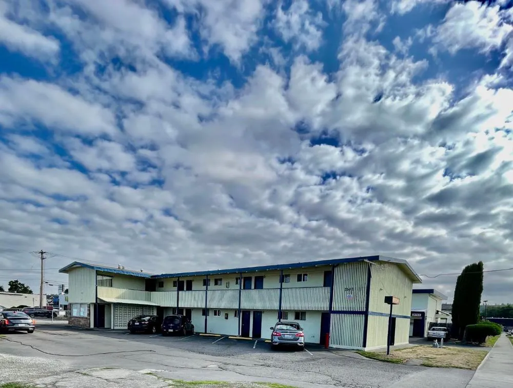 Royal A Motel hotel hero