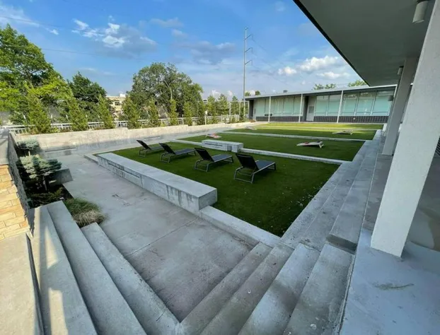 Cozy Resort Style Lodging Min From The Plaza 113 hotel detail image 2