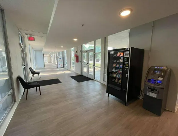 Cozy Resort Style Lodging Min From The Plaza 113 hotel detail image 4