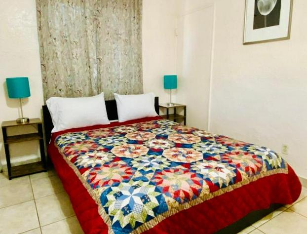 Hallandale Beach Motel with Free Parking and Full Kitchen ! No extra fees! Accepting CASH! hotel detail image 2