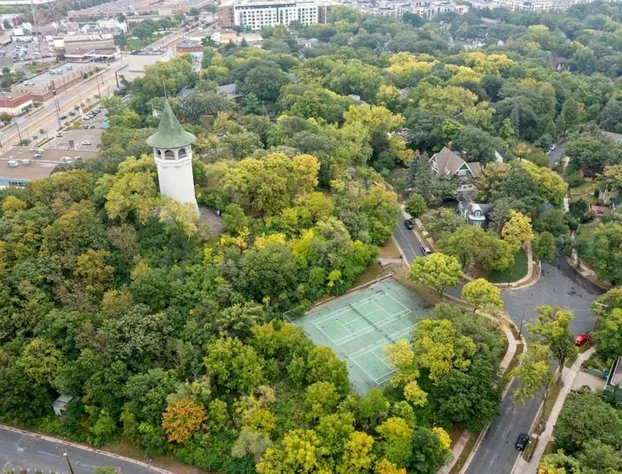 Minneapolis University DT Garage BBQ Pet Friendly hotel detail image 3