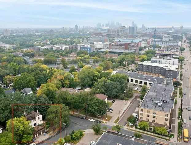 Minneapolis University DT Garage BBQ Pet Friendly hotel detail image 4