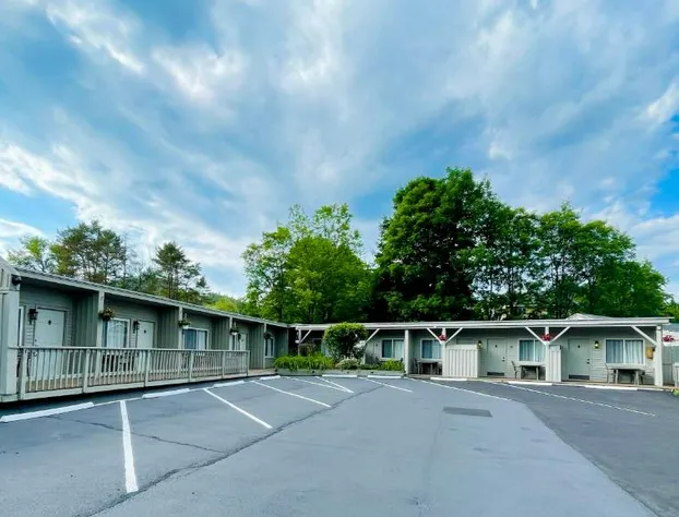 Waters Edge Lodge hotel detail image 1