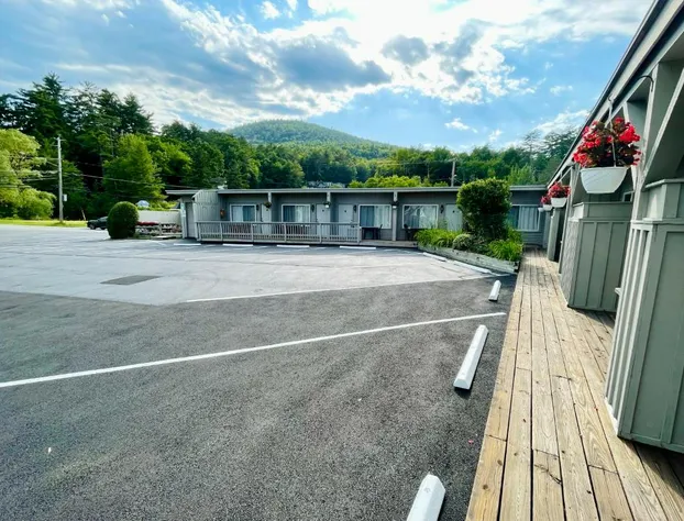 Waters Edge Lodge hotel detail image 2