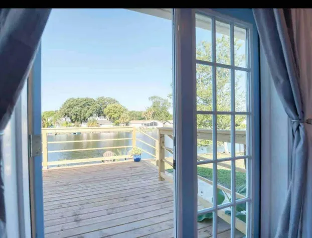 Waterfront Oasis & Rejuvenation Beach Resort hotel detail image 3