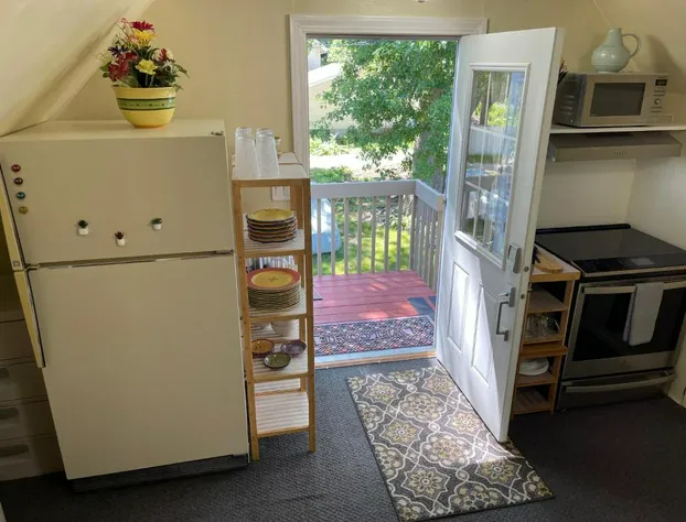 Sunlight Splendor Apartment at Twin Oaks Inn by the Trails hotel detail image 1