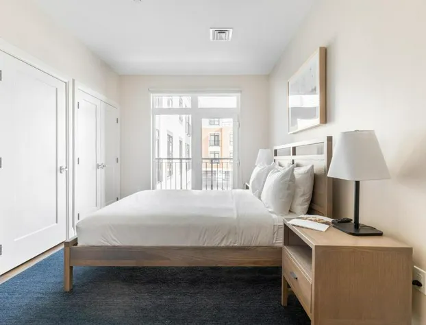 Furnished Studio in Newton Near MBTA Parks hotel detail image 1