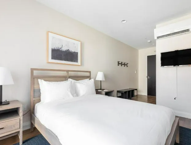 Furnished Studio in Newton Near MBTA Parks hotel detail image 3