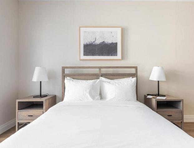 Furnished Studio in Newton Near MBTA Parks hotel detail image 4