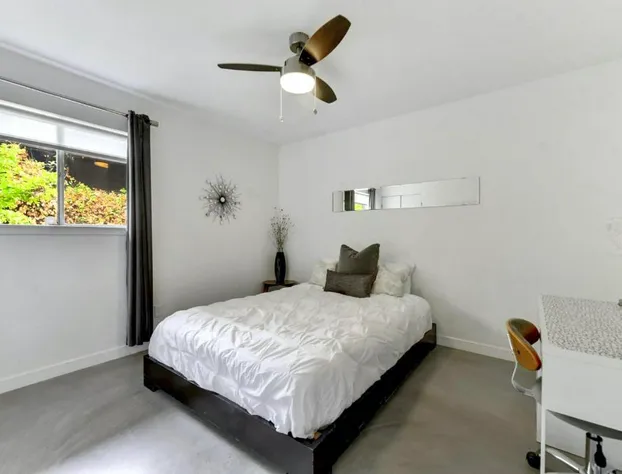 Mid Century Modern near SoCo & DT by Lodgewell hotel detail image 3