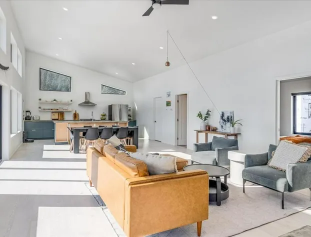 Alagnaq Inn Panoramic Views Modern Retreat hotel detail image 3