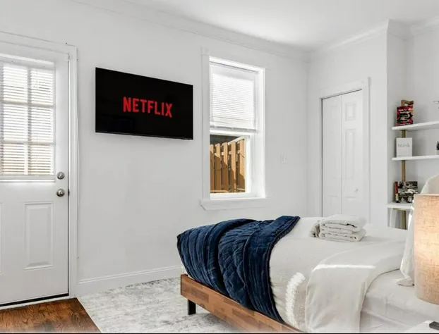 Entire Rowhome In Northwest Washington hotel detail image 4