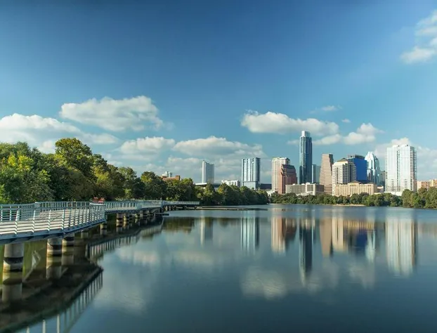 Sunny Mid Century Modern with Parking Patio and Fenced Yard by Lodgewell hotel detail image 3