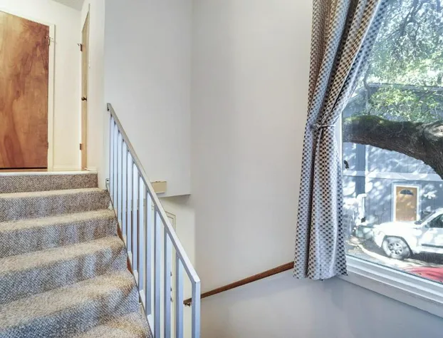 The Perch by Lodgewell - Duplex in Zilker neighborhood hotel detail image 3