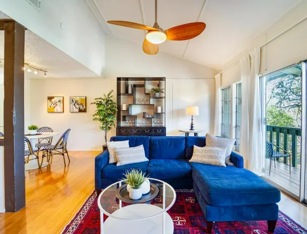 The Perch by Lodgewell - Duplex in Zilker neighborhood hotel detail image 4