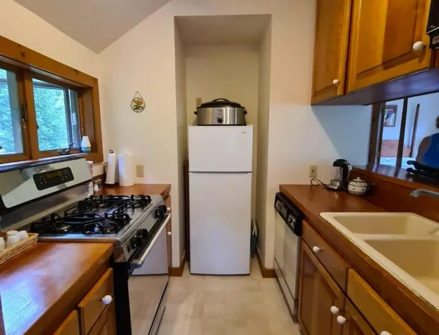 Ski Hills are only minutes away - Pinnacle View Apt - Spectacular Scenery hotel detail image 2