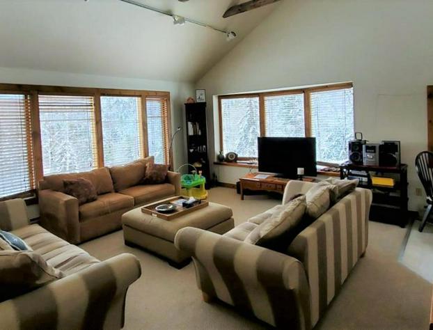 Ski Hills are only minutes away - Pinnacle View Apt - Spectacular Scenery hotel detail image 3