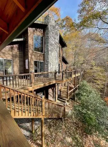 Tree Top Lodge Private Country Club Access For Guests hotel detail image 2