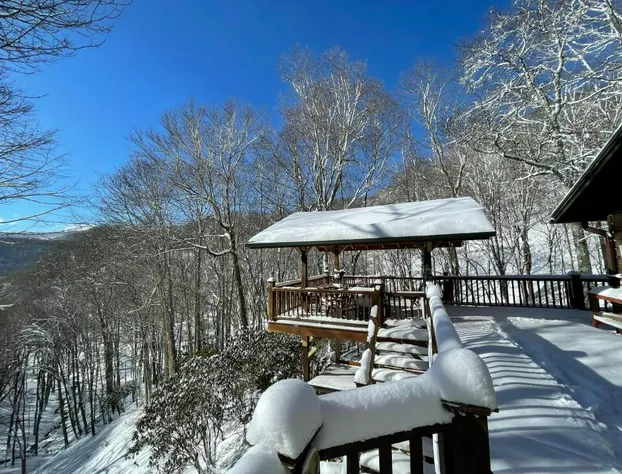 Tree Top Lodge Private Country Club Access For Guests hotel detail image 4