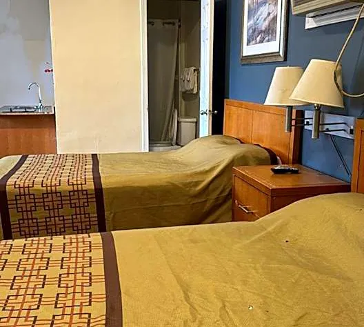 Four Oaks hotel detail image 3