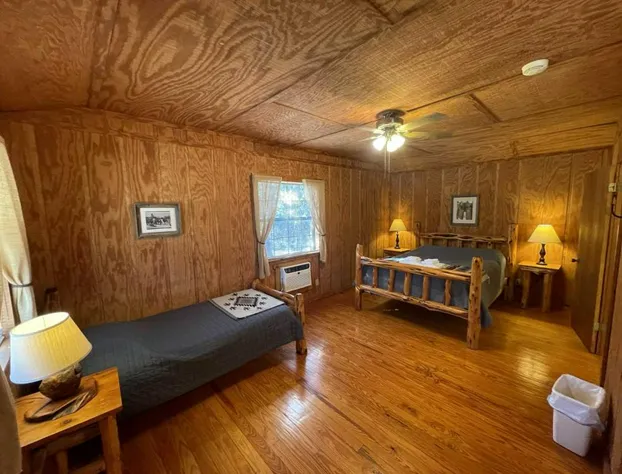 West 1077 Guest Ranch - Hackberry Room 8 hotel detail image 3