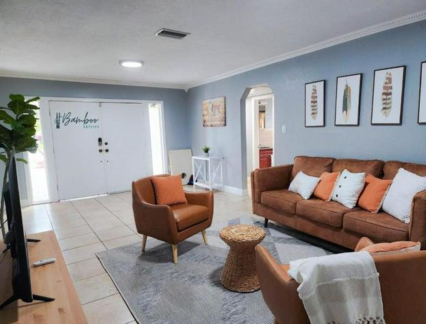 Well equiped house near Raymond James Stadium hotel detail image 4